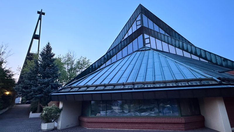 Kirche "St. Norbert" in Höchberg (Landkreis Würzburg) | Bild: BR/Pirmin Breninek Kirche "St. Norbert" in Höchberg (Landkreis Würzburg)
