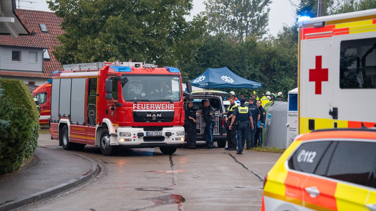 Dillingen: Zug kollidiert mit Lkw und entgleist teilweise