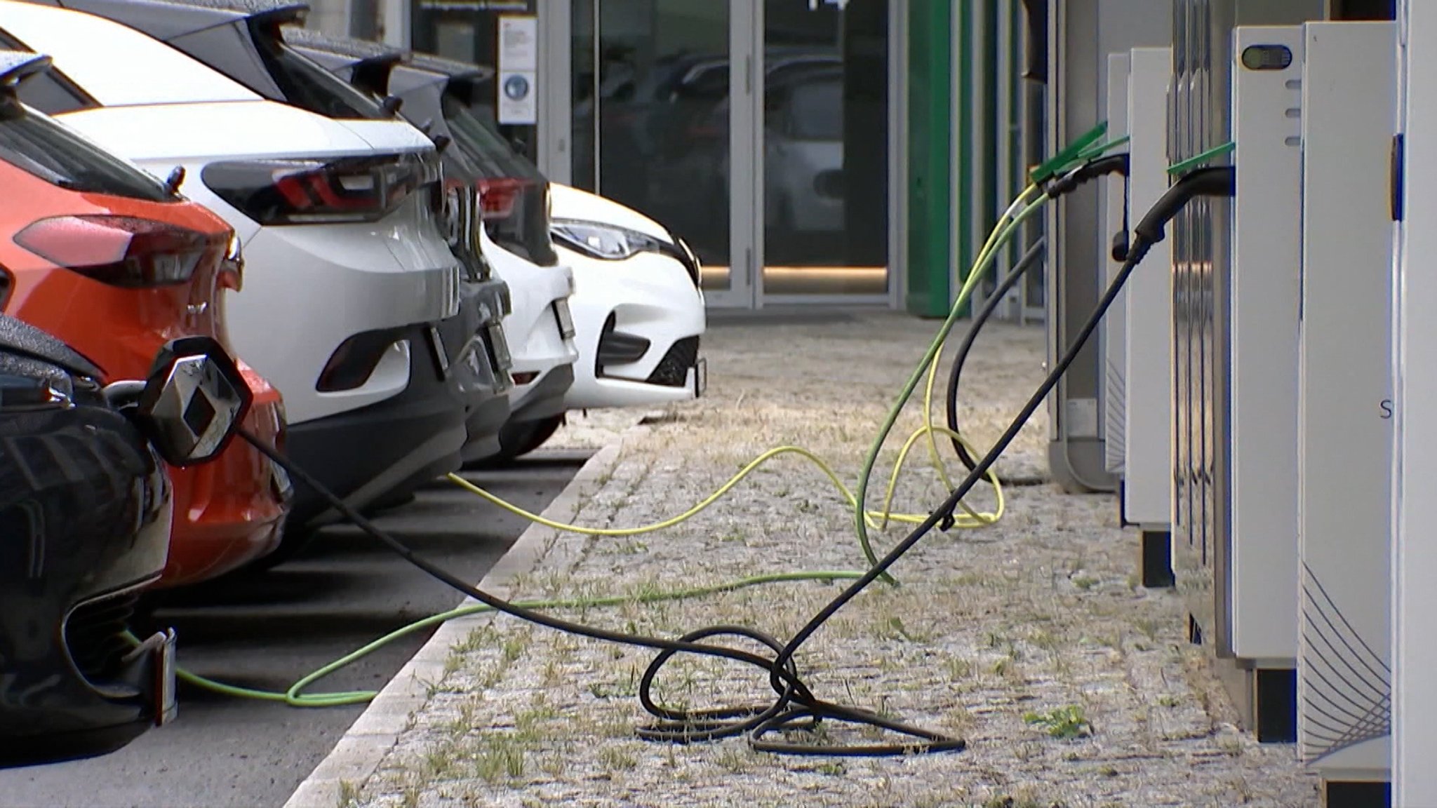 CSU fordert Reform: Welchen Herstellern die E-Auto-Prämie nutzt