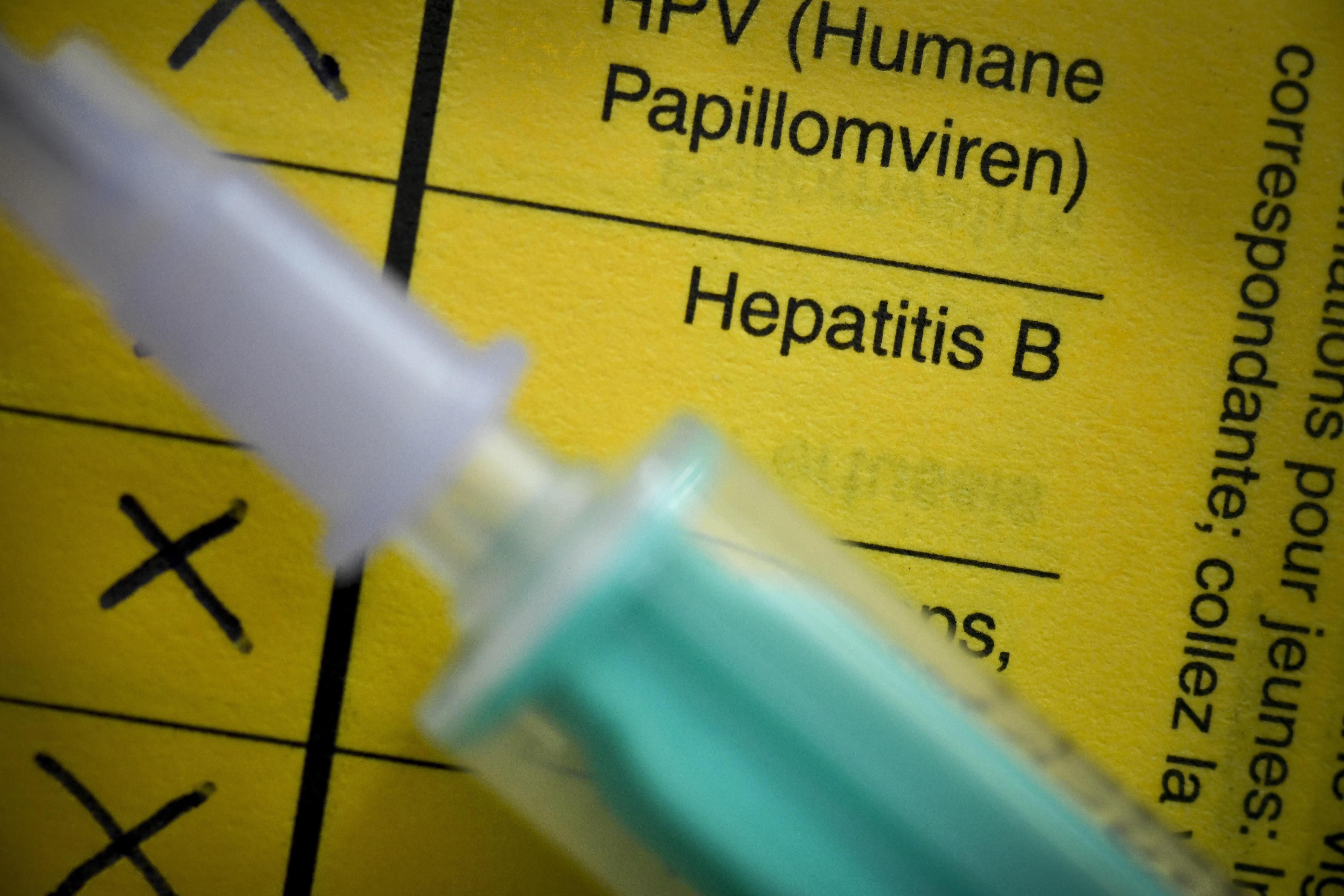 Welt-Hepatitis-Tag: So Hilft Die Impfung Gegen Hepatitis A Und B | BR24