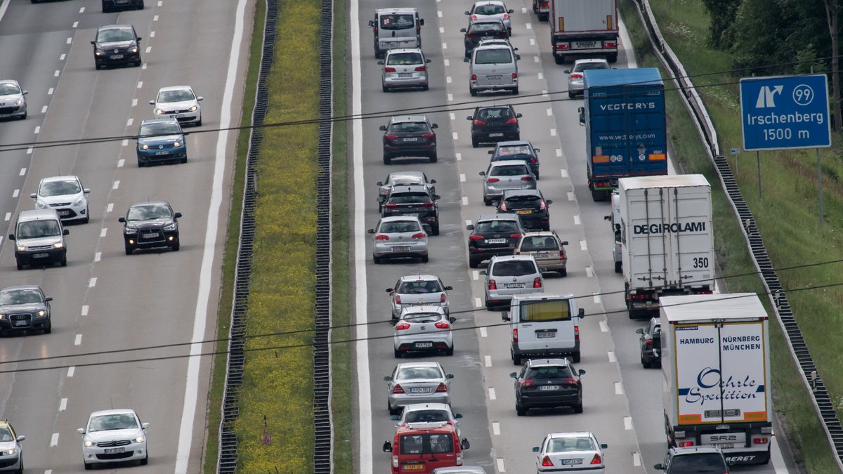 Stau auf der A8 am Irschenberg (Archivbild)