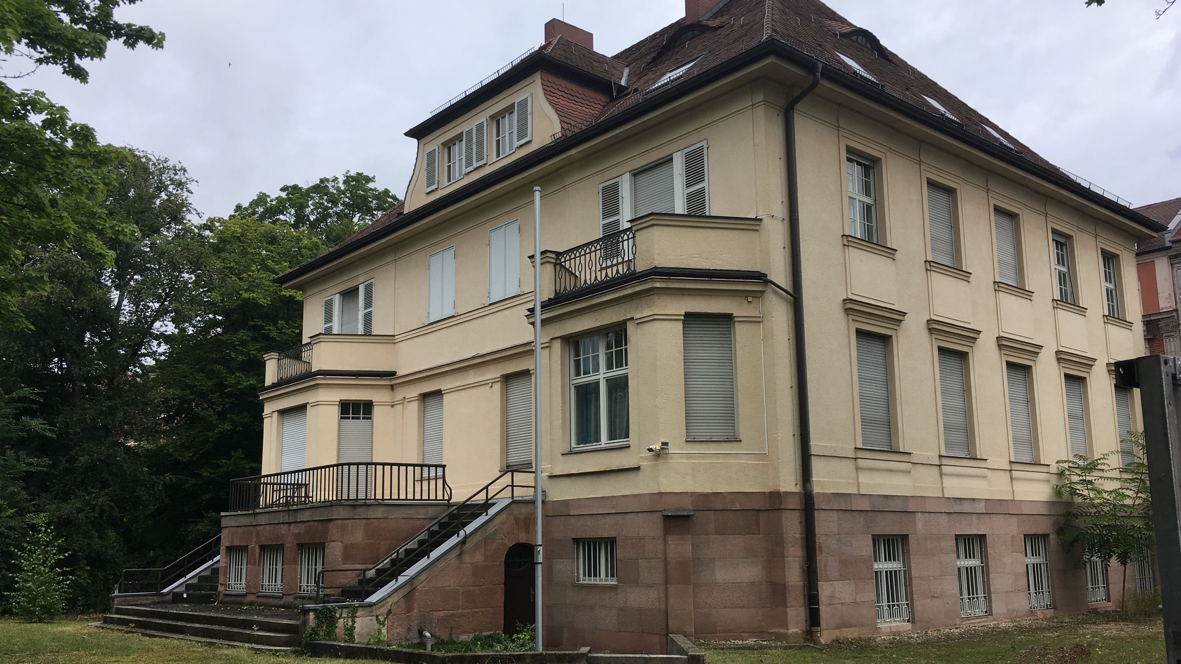 1 Euro für geheimnisumwitterte "BND-Villa" in Nürnberg? - Vimarsana News