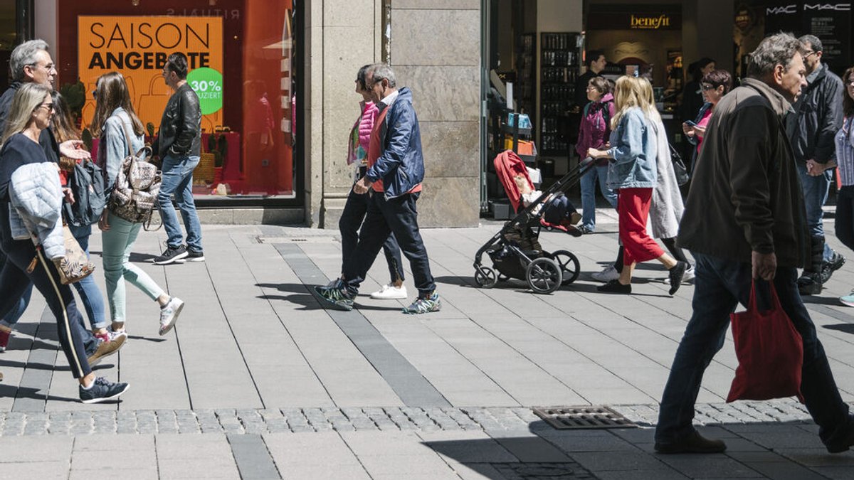 Mariä Himmelfahrt: Shopping-Touristen strömen nach Franken