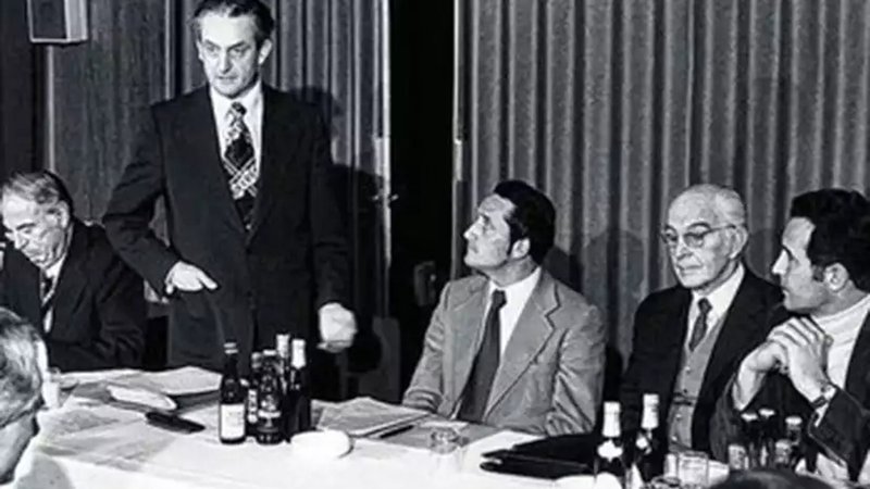 Vorstandssitzung des BUND im Gründungsjahr 1975, v.l.: Bodo Manstein, Herbert Gruhl, Hubert Weinzierl, Bernhard Grzimek und Helmut Steininger. | Bild: BUND-Archiv Vorstandssitzung des BUND im Gründungsjahr 1975, v.l.: Bodo Manstein, Herbert Gruhl, Hubert Weinzierl, Bernhard Grzimek und Helmut Steininger.