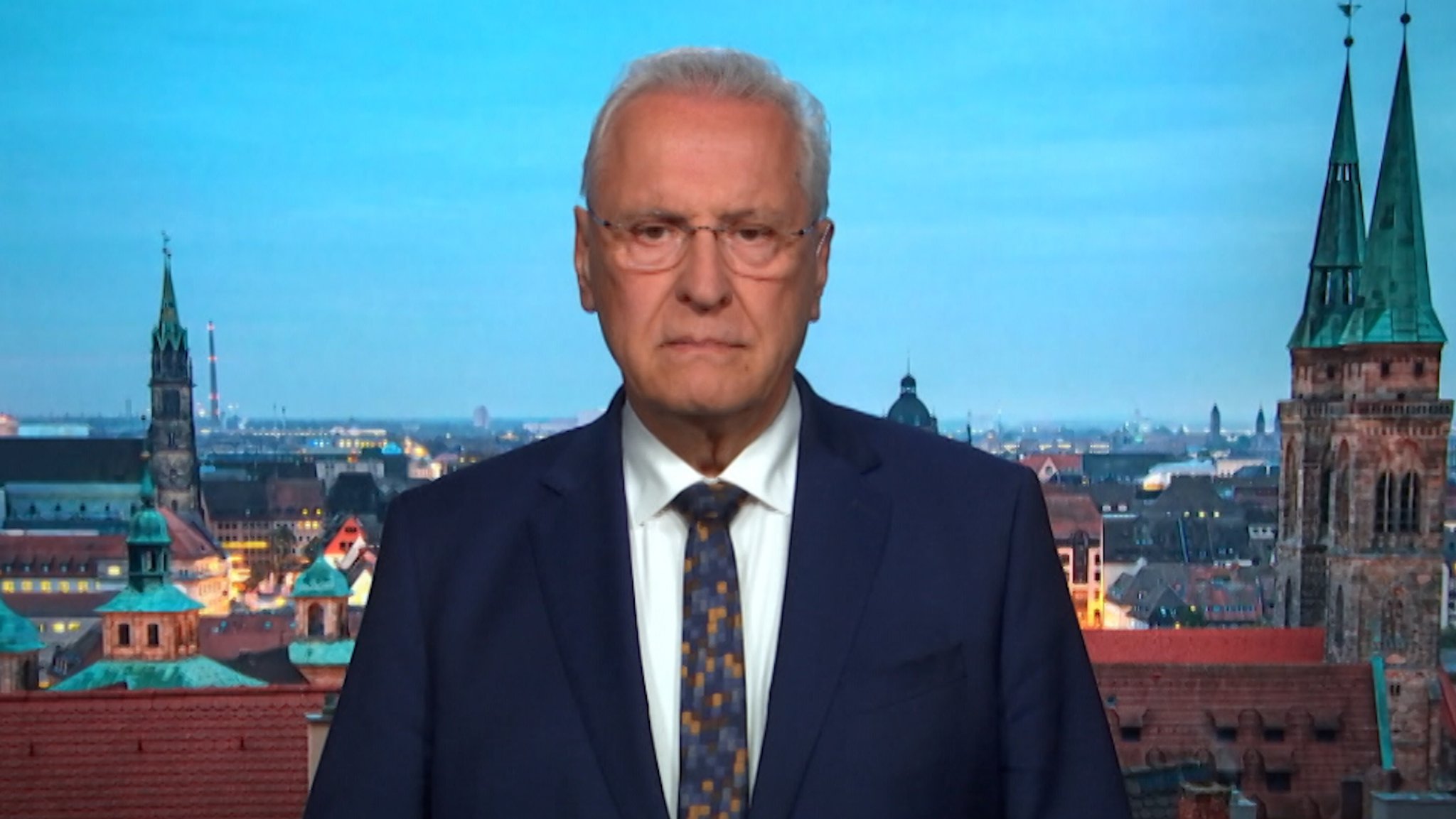 Bayerns Innenminister Joachim Herrmann (CSU) äußert sich im BR24-Interview zu den tödlichen Schüssen in Berngau (Lkr. Neumarkt in der Oberpfalz). | Bild: BR Bayerns Innenminister Joachim Herrmann (CSU) äußert sich im BR24-Interview zu den tödlichen Schüssen in Berngau (Lkr. Neumarkt in der Oberpfalz).