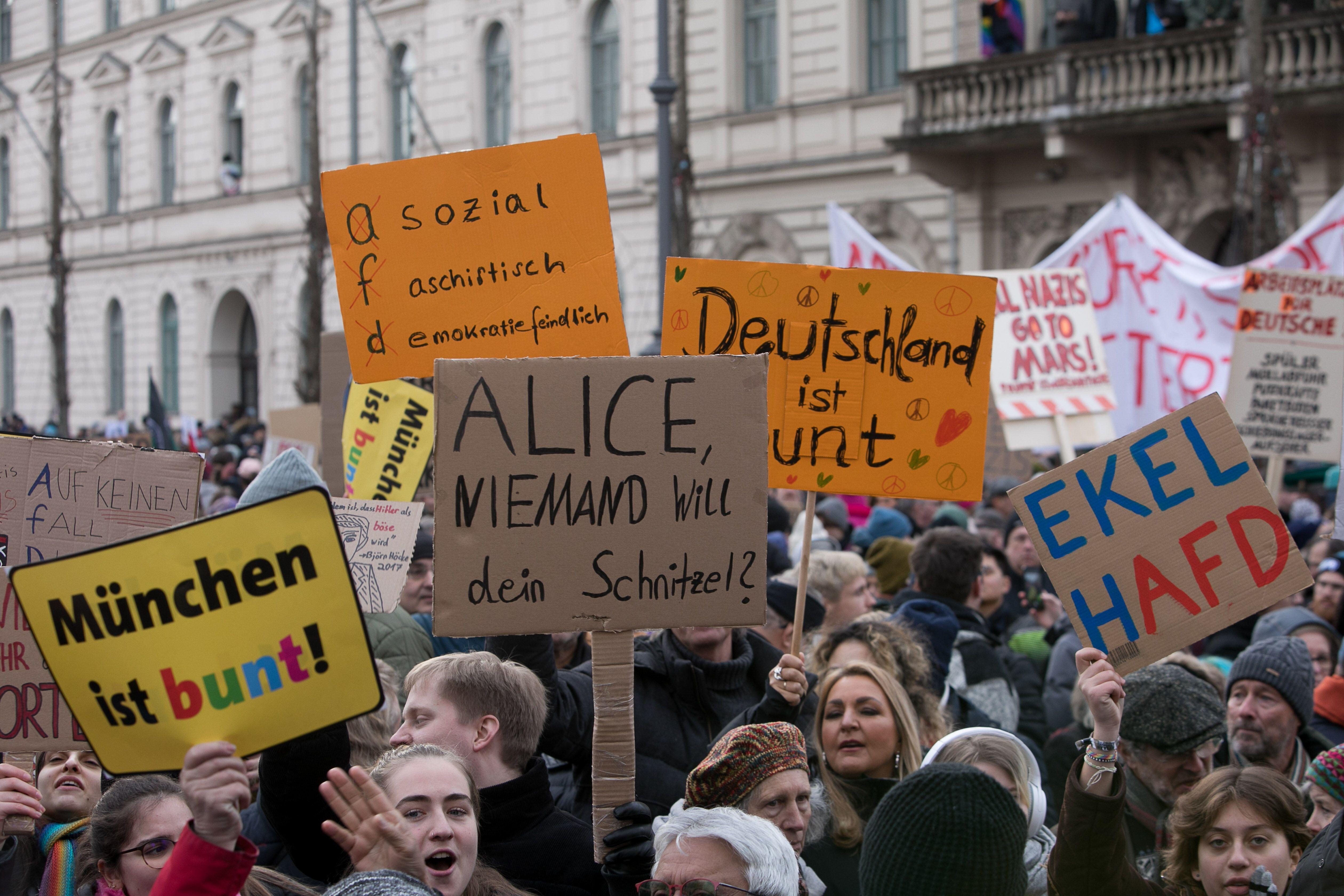 CSU Will Neue Demo Gegen Rechtsextremismus Mitorganisieren | BR24