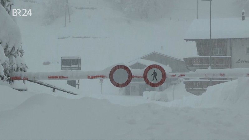 Der Norden Italiens kämpft mit starkem Regen, ein 92-Jähriger kam ums Leben. | Bild: BR 2025 Der Norden Italiens kämpft mit starkem Regen, ein 92-Jähriger kam ums Leben.