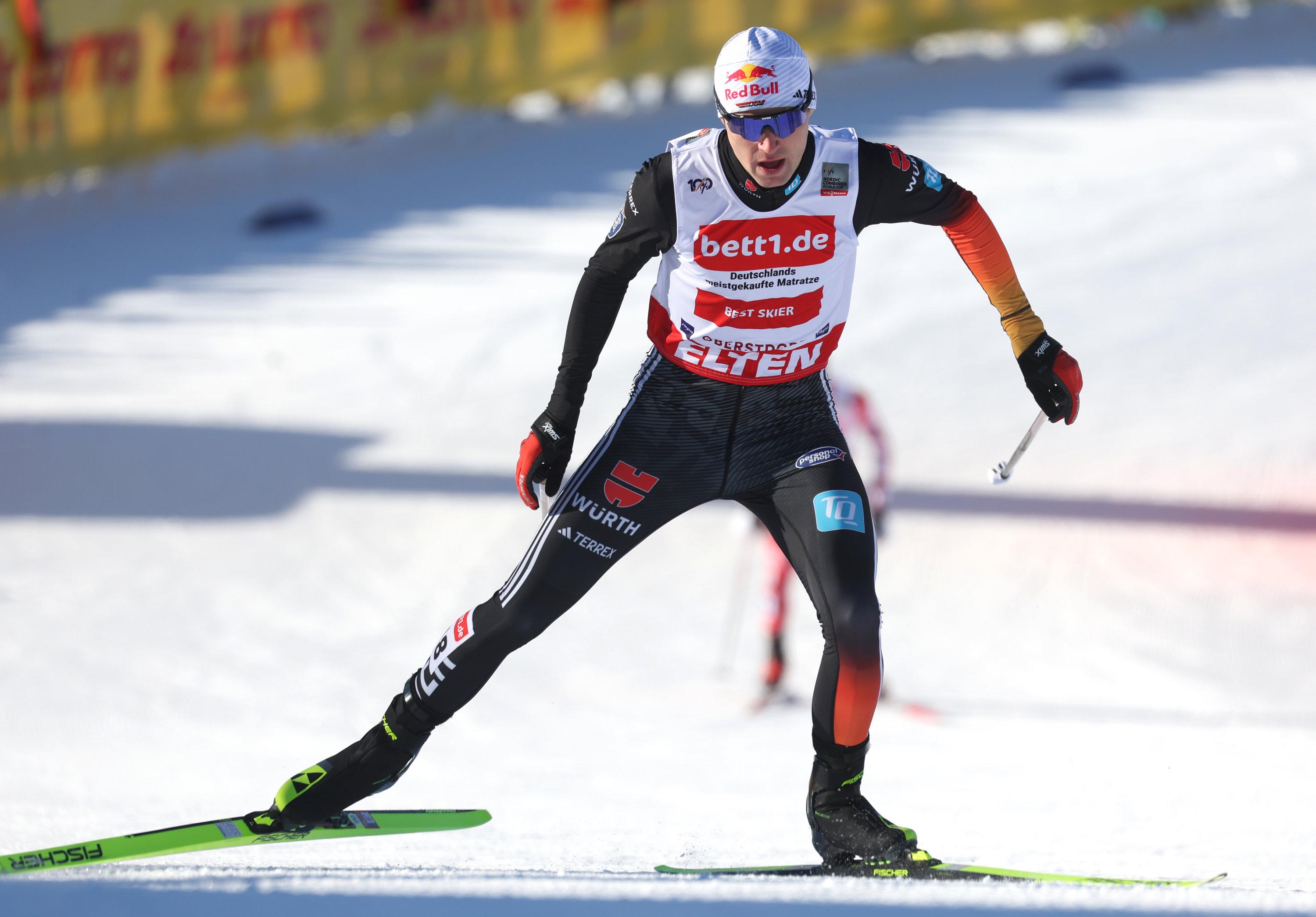 ARCHIV - 13.01.2024, Bayern, Oberstdorf: Ski nordisch/Kombination - Weltcup, Einzel, Normalschanze/10 km, Herren, Langlauf. Vinzenz Geiger aus Deutschland auf der Strecke. 