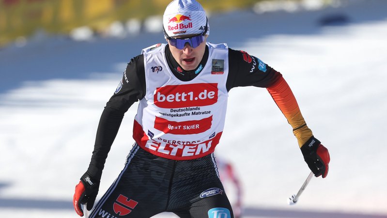 ARCHIV - 13.01.2024, Bayern, Oberstdorf: Ski nordisch/Kombination - Weltcup, Einzel, Normalschanze/10 km, Herren, Langlauf. Vinzenz Geiger aus Deutschland auf der Strecke. | Bild: dpa-Bildfunk/Karl-Josef Hildenbrand ARCHIV - 13.01.2024, Bayern, Oberstdorf: Ski nordisch/Kombination - Weltcup, Einzel, Normalschanze/10 km, Herren, Langlauf. Vinzenz Geiger aus Deutschland auf der Strecke.