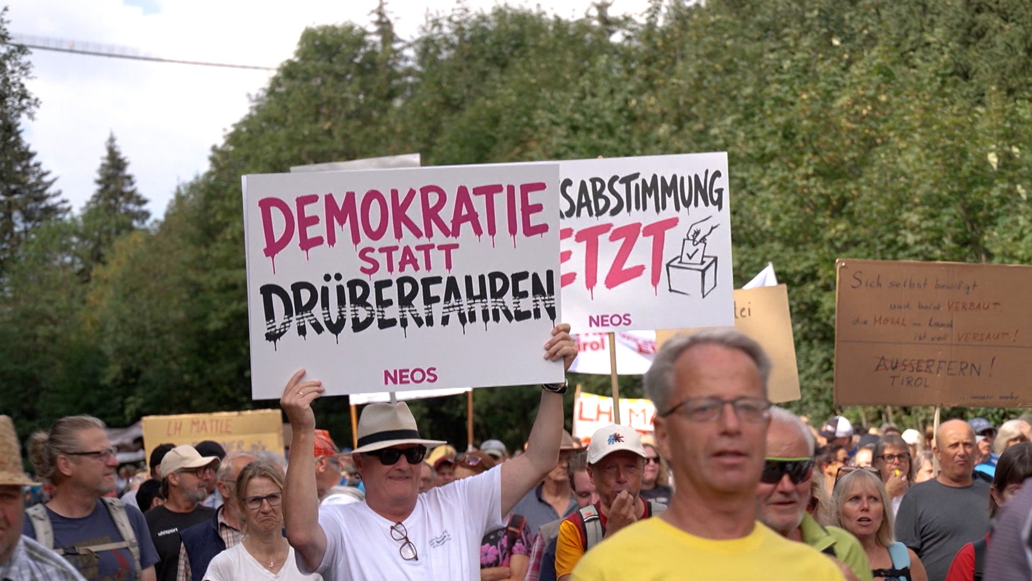 Demo am Fernpass in Tirol | Bild: BR Demo am Fernpass in Tirol
