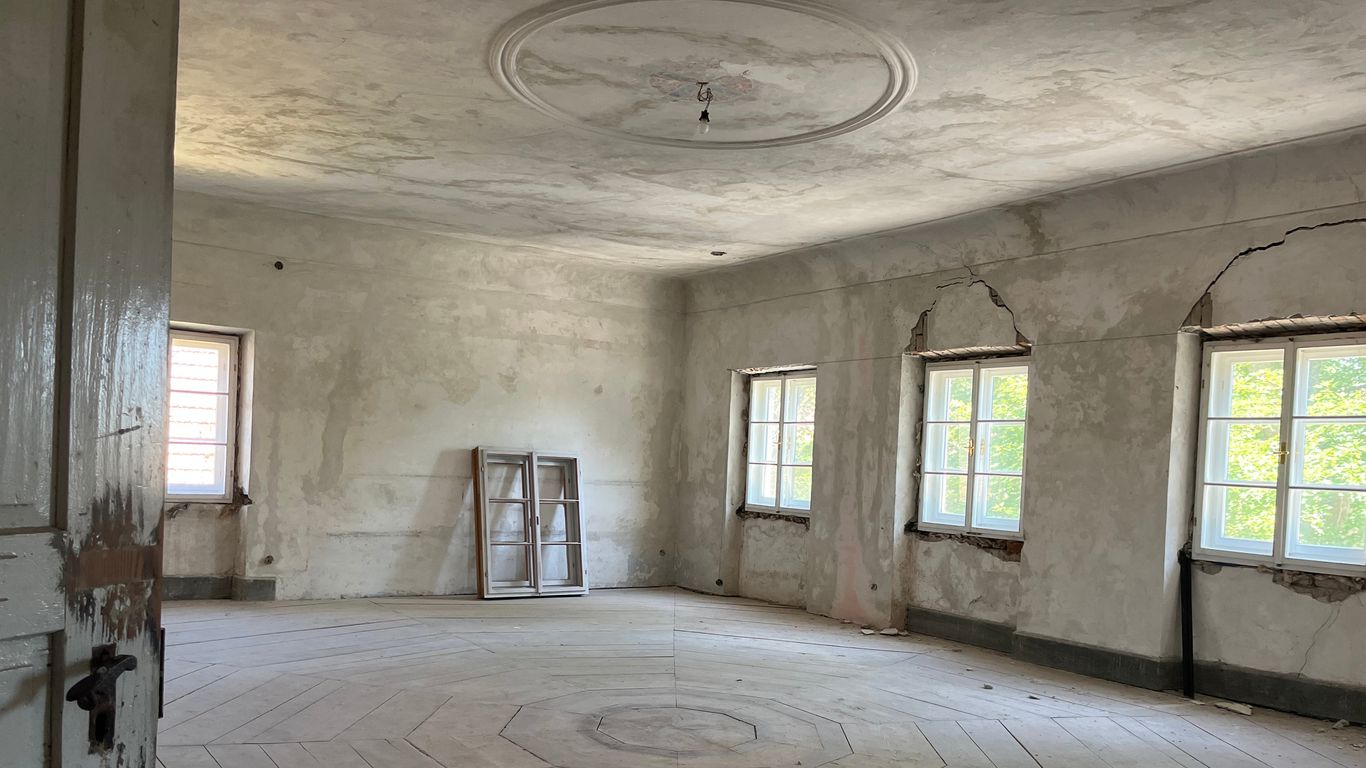 Tanzsaal im Moa Wirt. Der Moa Wirt neben der Malzfabrik ist der Traum von Erika Huber, sie will dort ein Detox-Zentrum zum Heilfasten errichten.