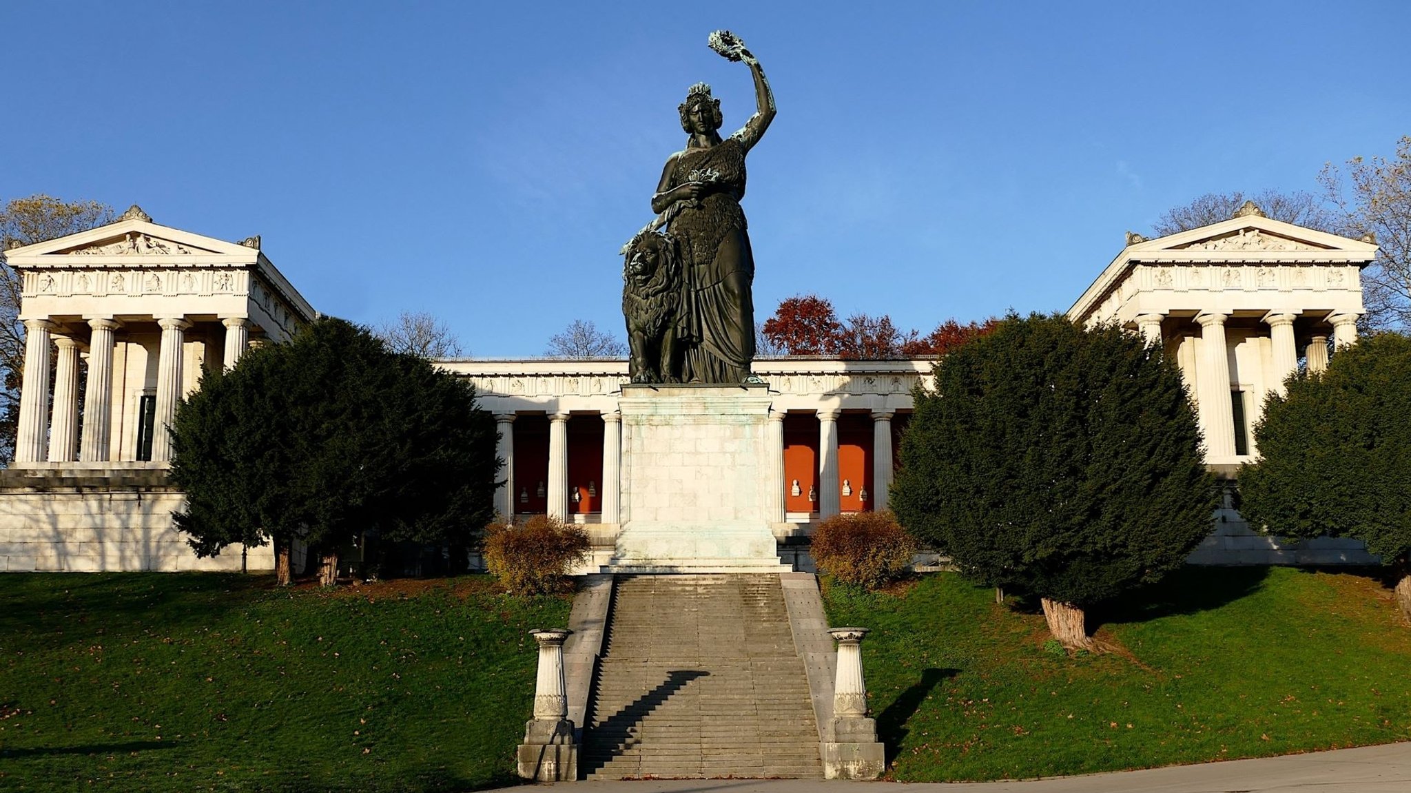 Bavaria mit Ruhmeshalle (1850/53).