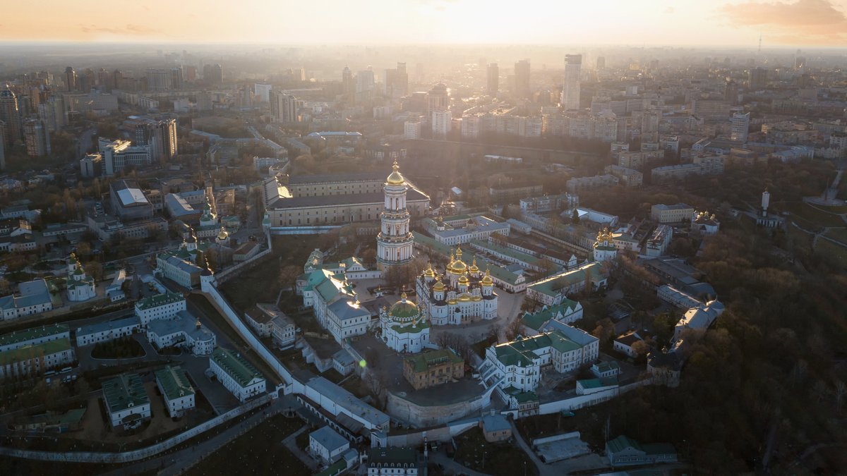 Ukraine erhöht Druck auf orthodoxe Kirche - Abt mit Fußfessel