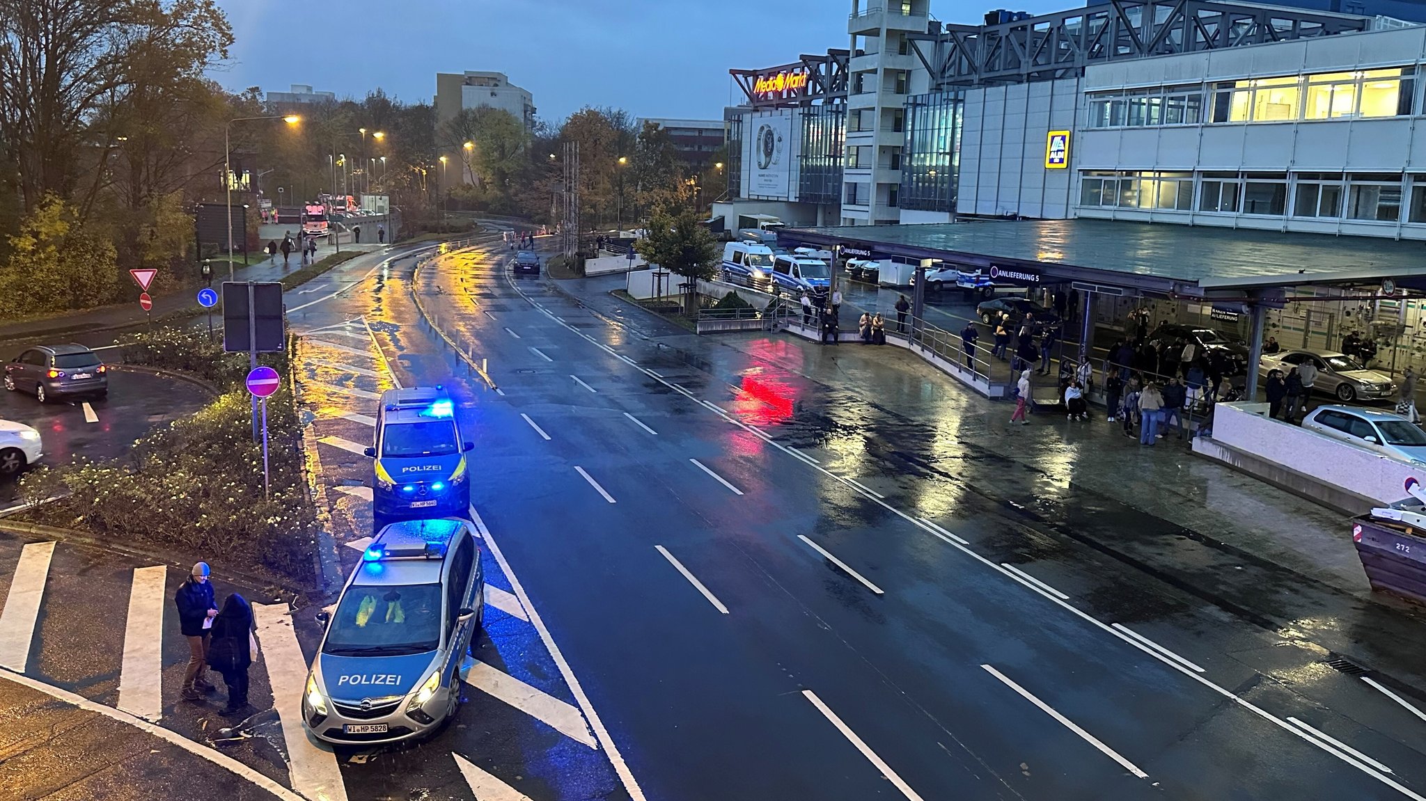 Böller führt zu Großeinsatz in Frankfurter Einkaufszentrum