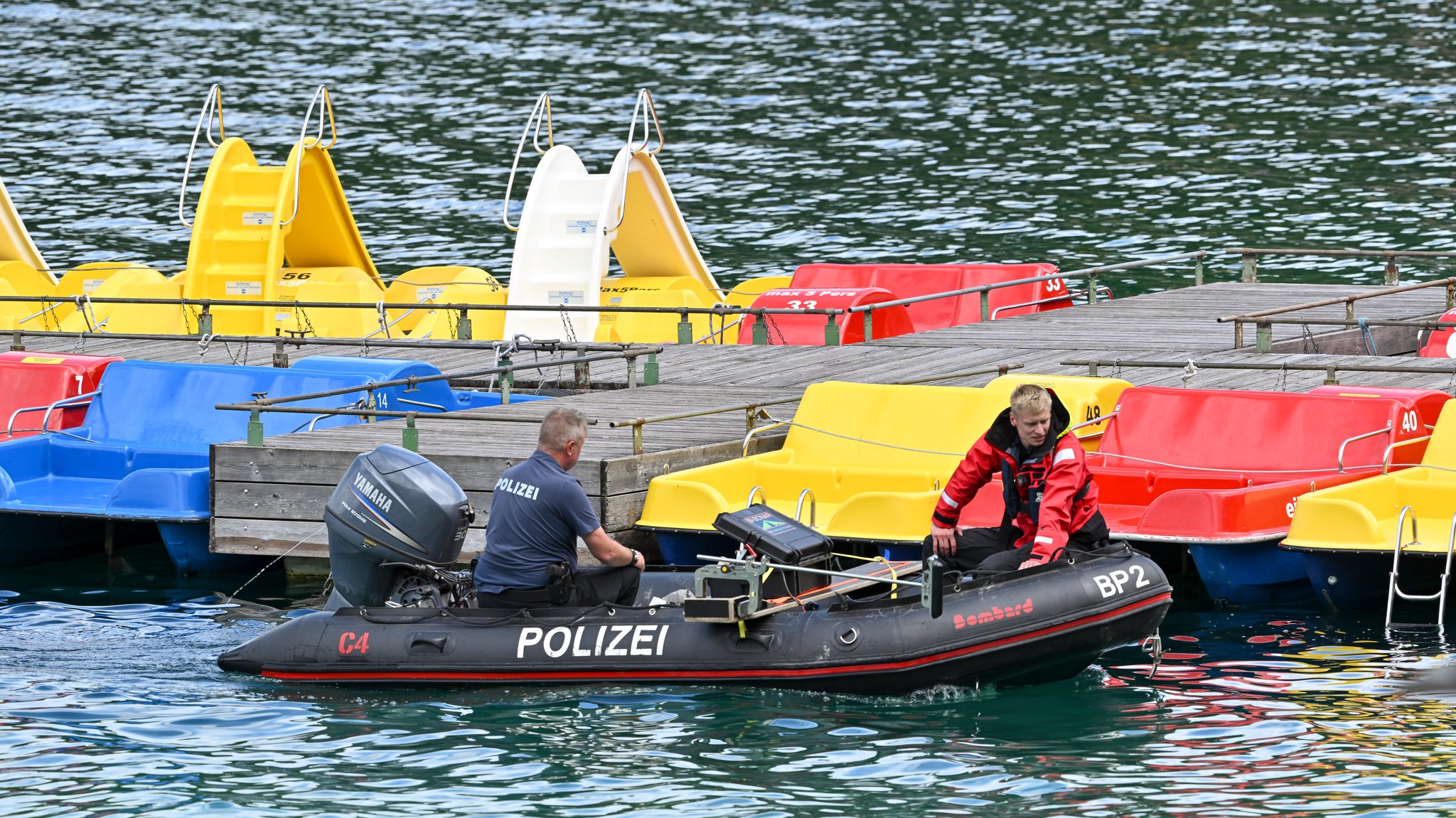 Vater und Sohn im Eibsee vermisst: "Wir suchen, bis wir finden"