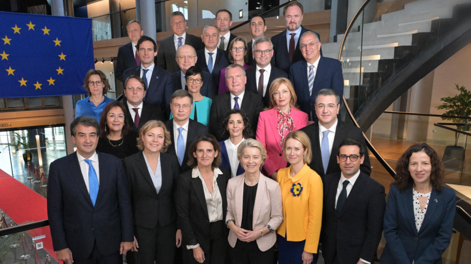 Jeder der 27 Mitgliedsstaaten der Europäischen Union darf einen Kommissar nach Brüssel schicken.