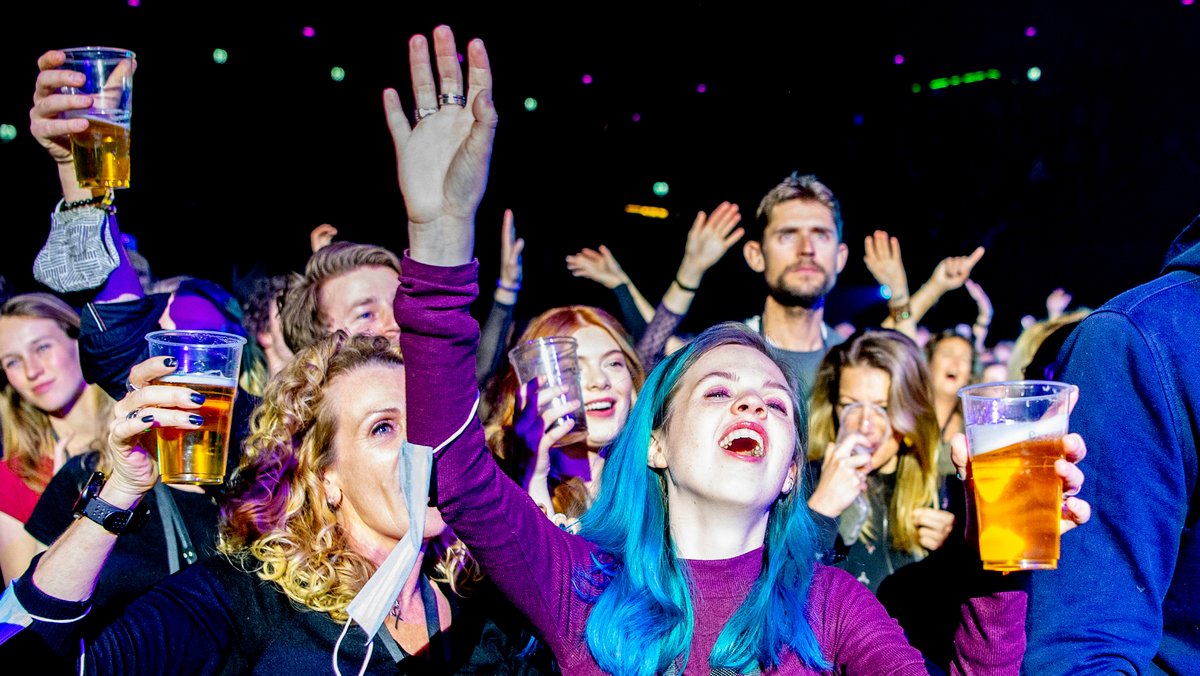 Corona-Experiment in Amsterdam: Wie kann eine Live-Veranstaltung vor Publikum sicher durchgeführt werden?