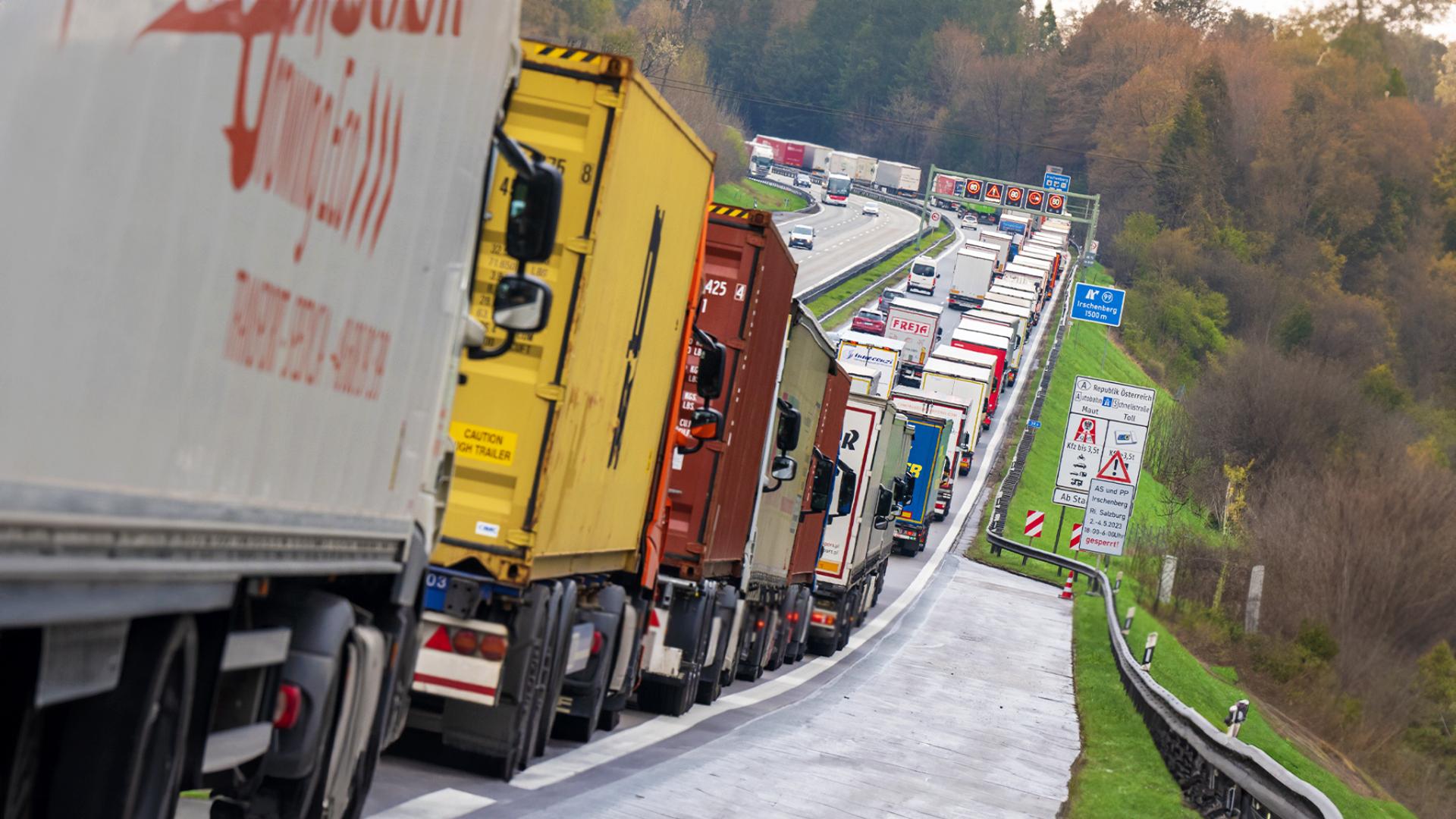 Durch die neuen Klimaschutz-Vorgaben der EU sollen die Emissionen neuer LKW bis 2040 drastisch reduziert werden.