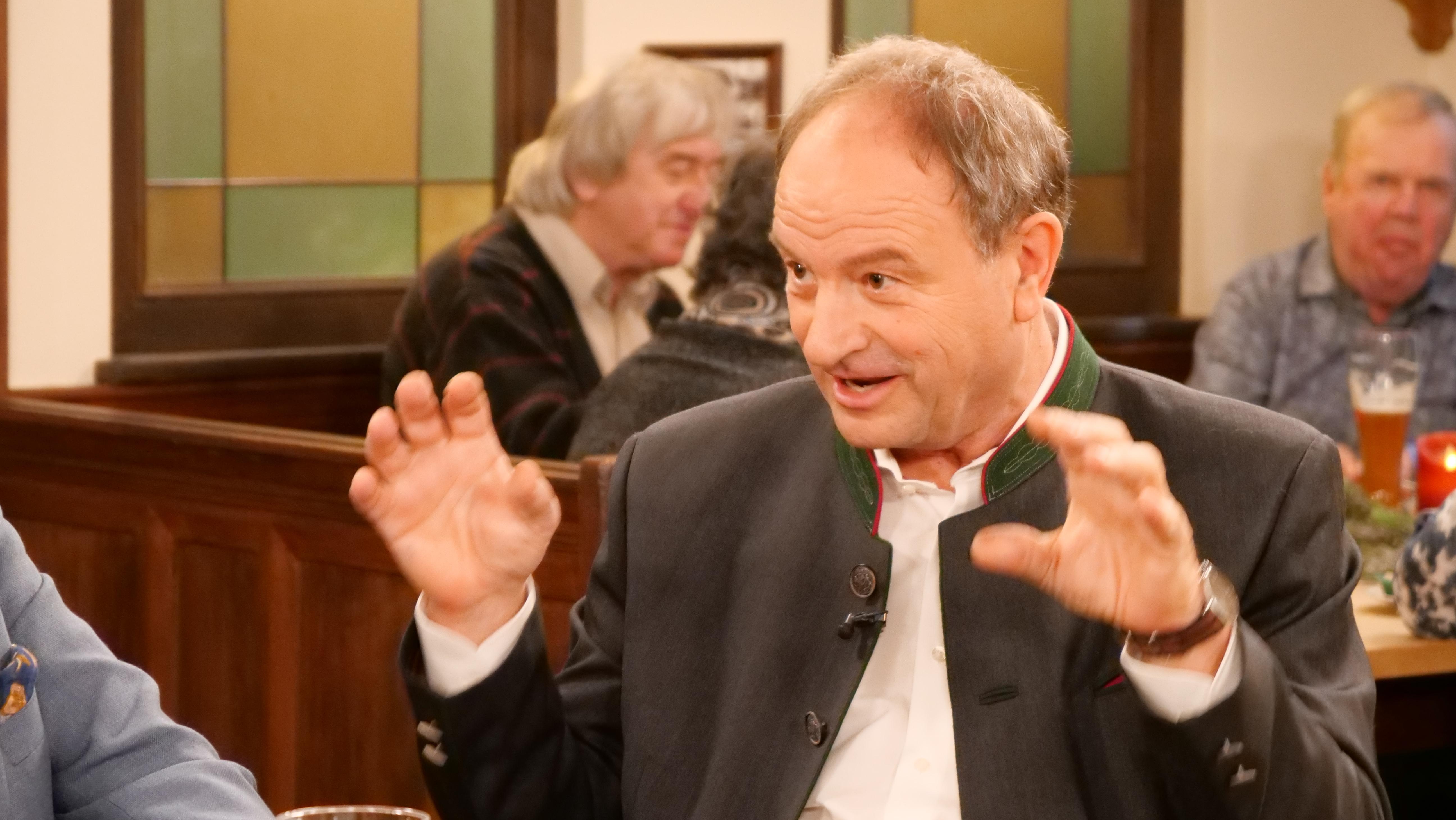 Pfarrer Rainer Maria Schießler am BR Sonntags-Stammtisch