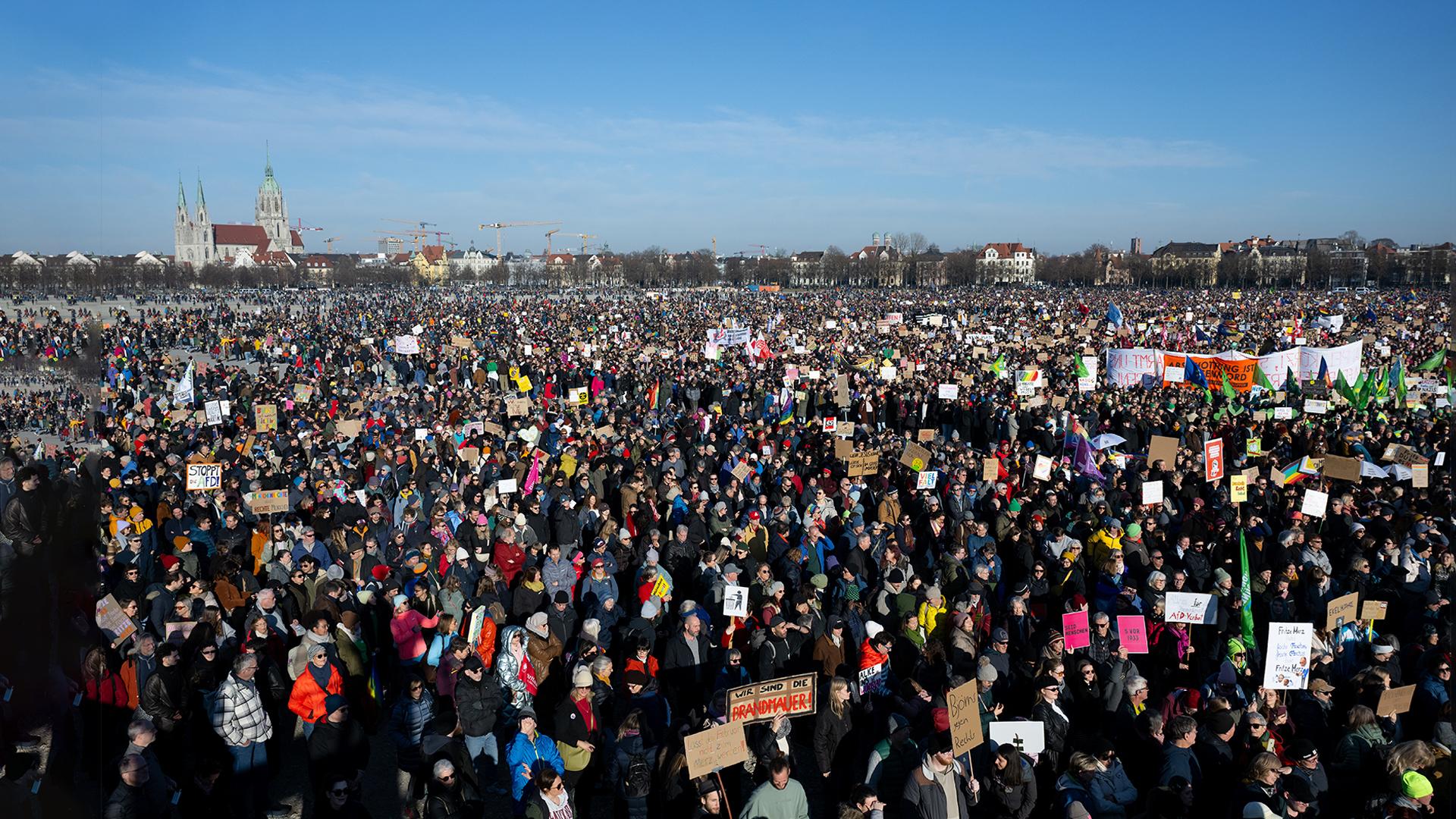 Demo auf der Münchner Theresienwiese