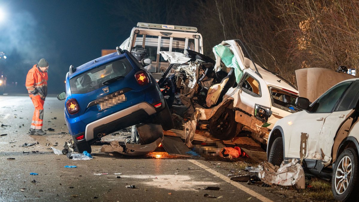 Drei Tote bei Unfall in Franken – darunter ein vierjähriges Kind