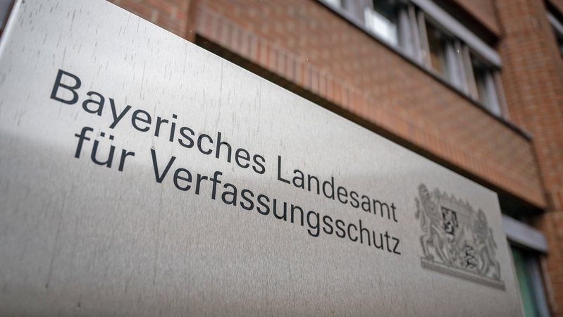 Bayerns Verfassungsschutzgesetz ist teilweise verfassungswidrig. So lautet ein Urteil des Bundesverfassungsgericht in Karlsruhe. 