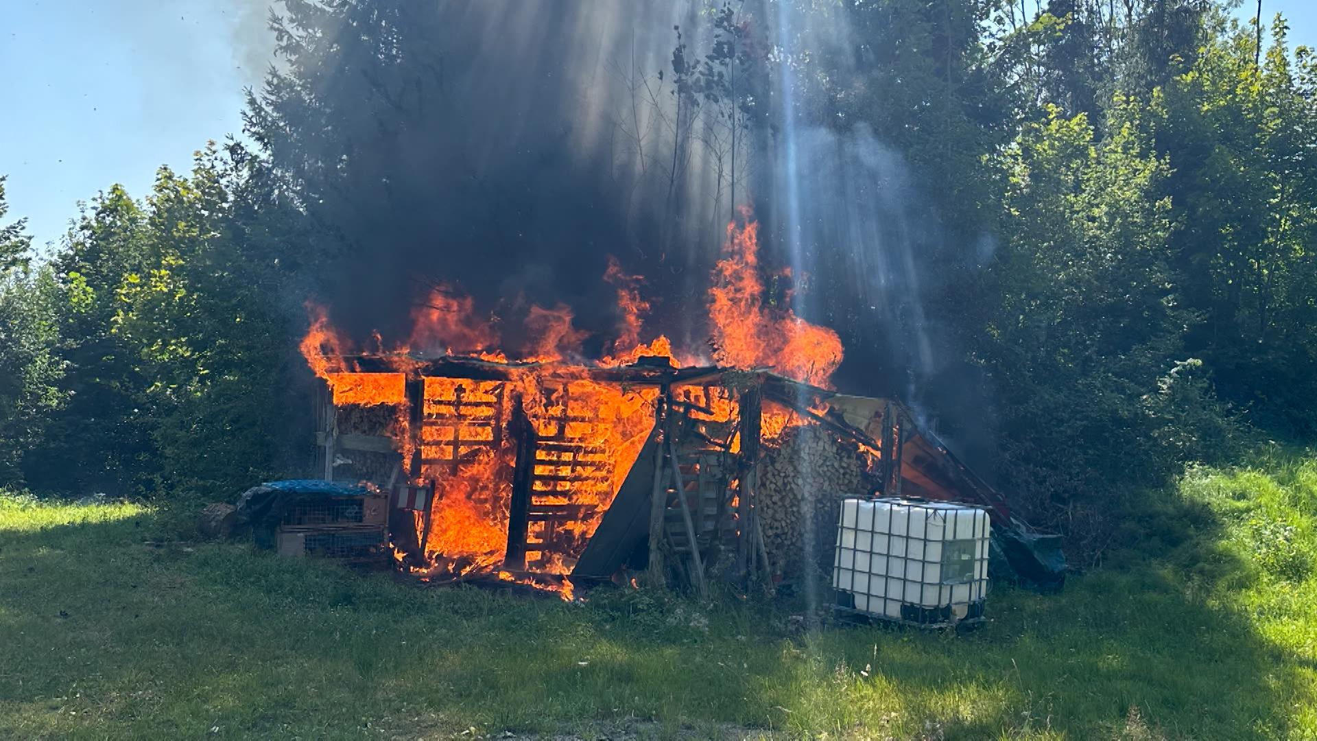 14 Feuer seit August gelegt