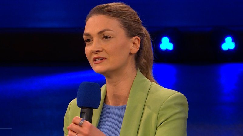 Judith Gerlach in der "jetzt red i"-Arena | Bild: Bayerischer Rundfunk Judith Gerlach in der "jetzt red i"-Arena