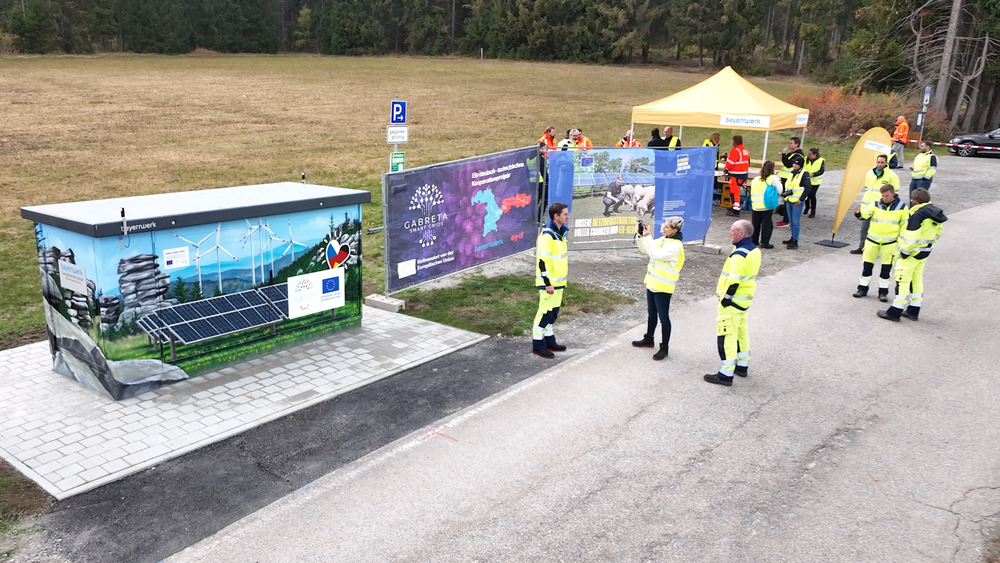Die neue Übergabeschutzstation - sie soll im Ernstfall ganze Dörfer vor dem Stromausfall schützen