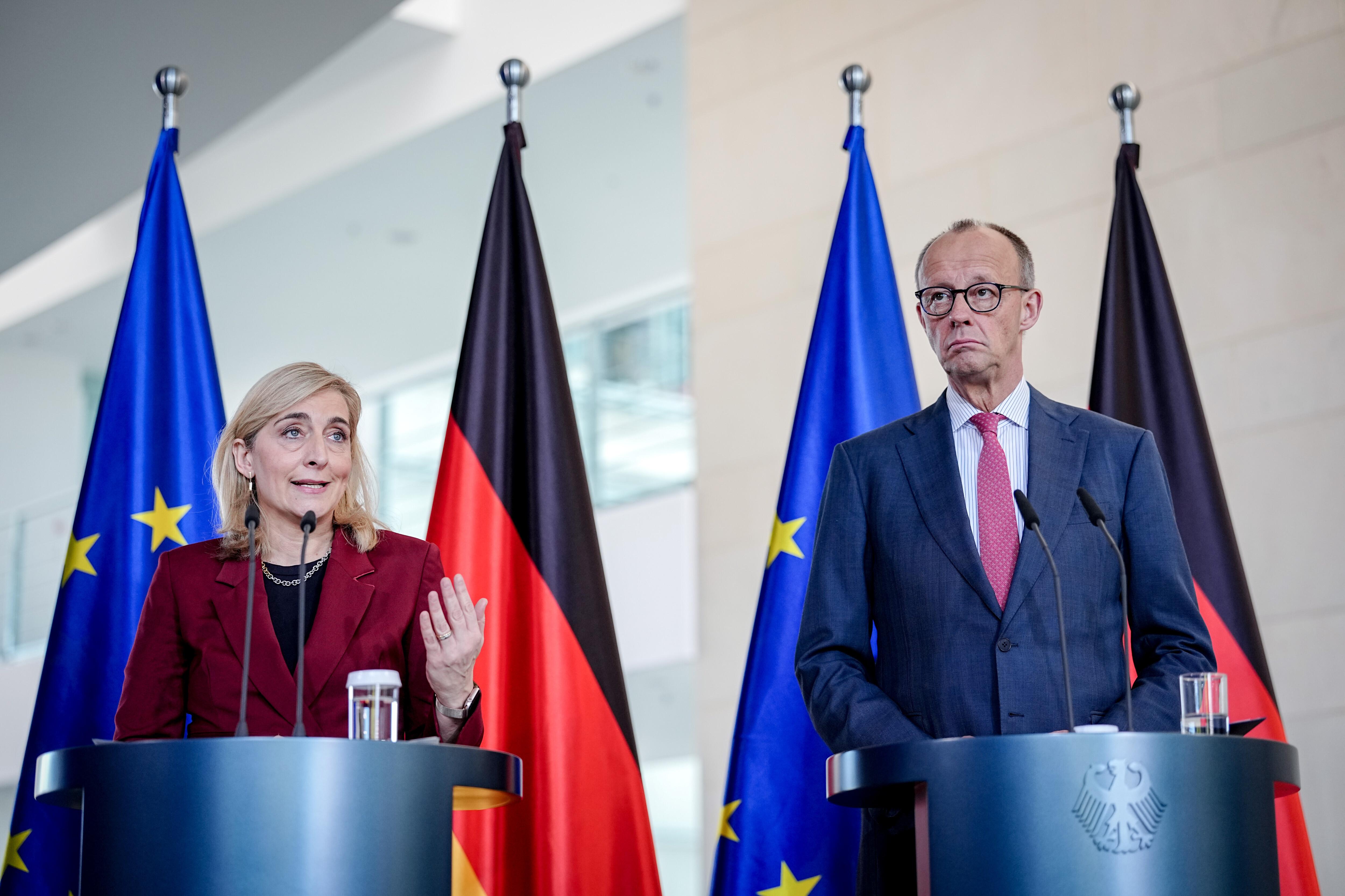 Gesundheitsministerin Nina Warken und Kanzler Friedrich Merz (beide CDU) bei der Vorstellung der Gesundheitsreform.