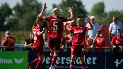 Dfb Pokal News Bayern Frauen Nach 4 2 Gegen Frankfurt Im Pokal Viertelfinale Fussball News Sky Sport