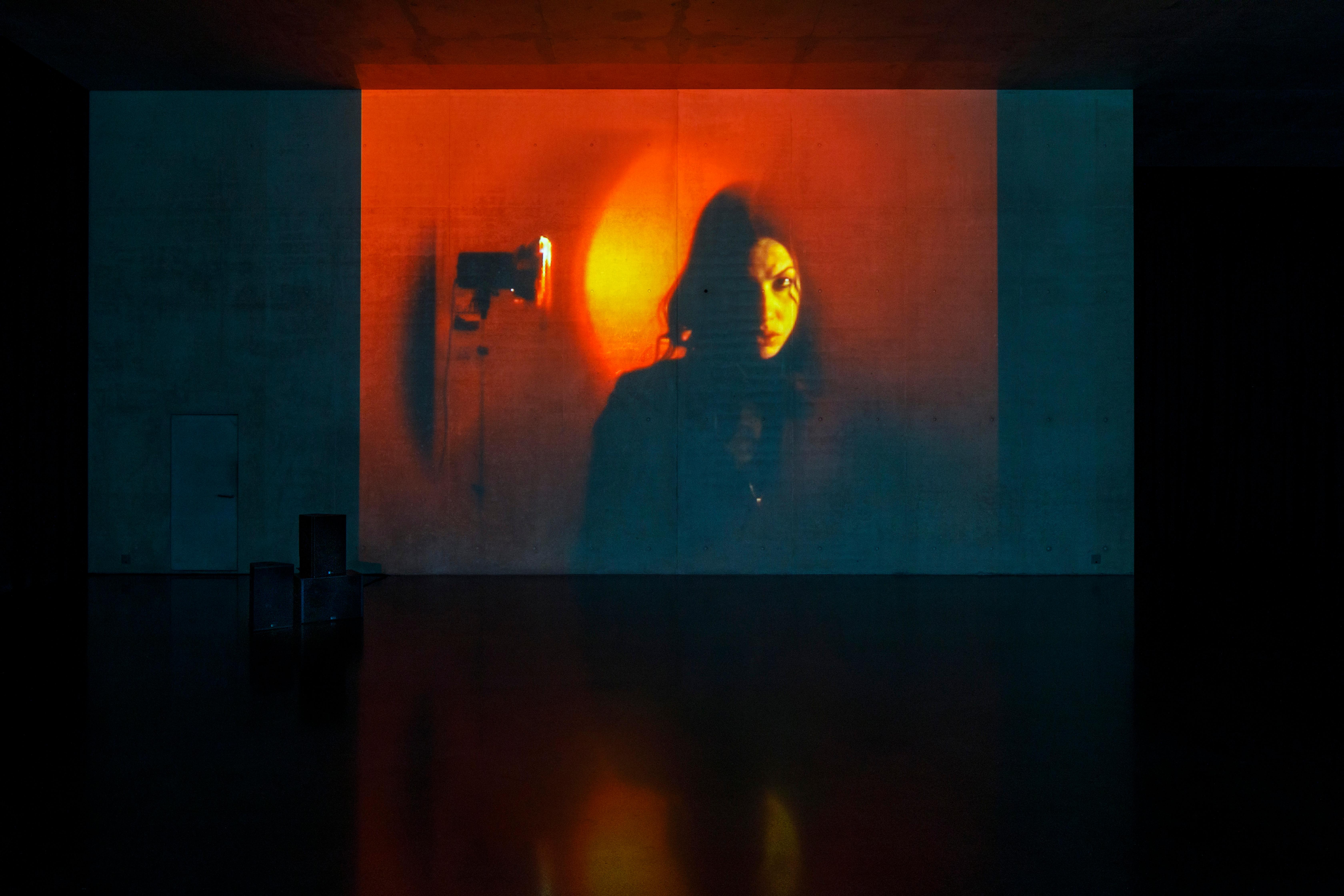 Maria in der West Side Story: Anne Imhofs Installation "Maria"  