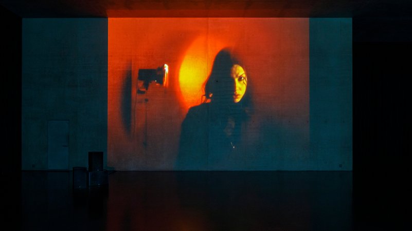 Maria in der West Side Story: Anne Imhofs Installation "Maria" | Bild: Anne Imhof/ Foto: Markus Tretter Maria in der West Side Story: Anne Imhofs Installation "Maria"