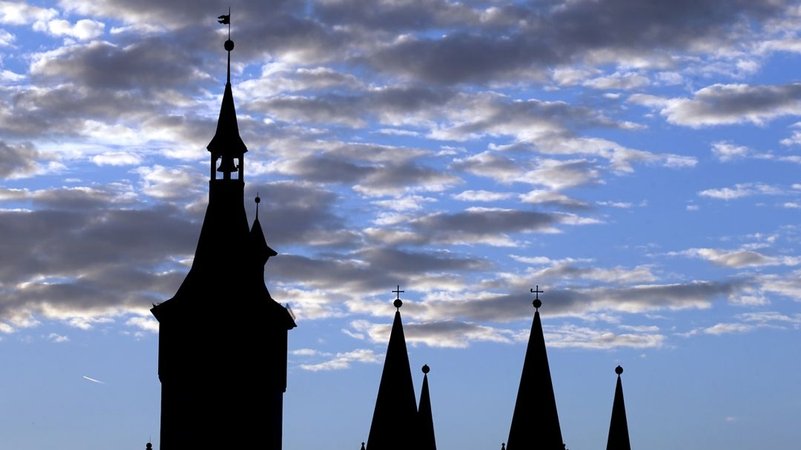 Düstere Zeiten für Gemeinden und Städte: Der Bayerische Städtetag fordert von der neuen Bundesregierung eine Aufgaben gerechte Finanzierung. | Bild: dpa-Bildfunk/Karl-Josef Hildenbrand Düstere Zeiten für Gemeinden und Städte: Der Bayerische Städtetag fordert von der neuen Bundesregierung eine Aufgaben gerechte Finanzierung.
