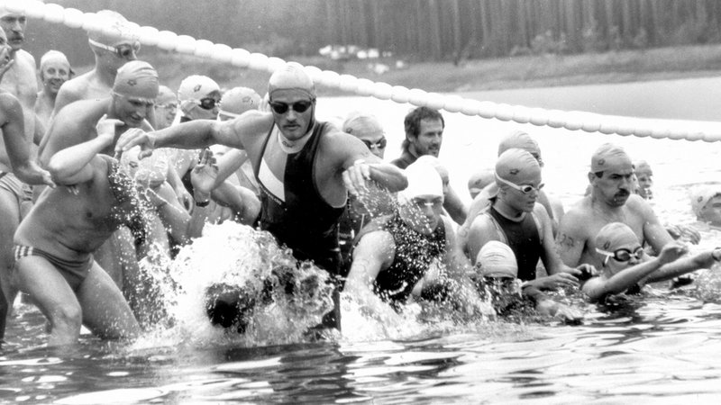 Schwimmstart beim Triathlon Roth 1984