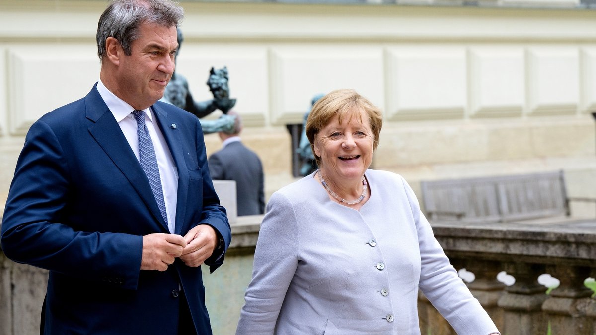CSU im Landtagswahlkampf: Mehr Merkel wagen? 