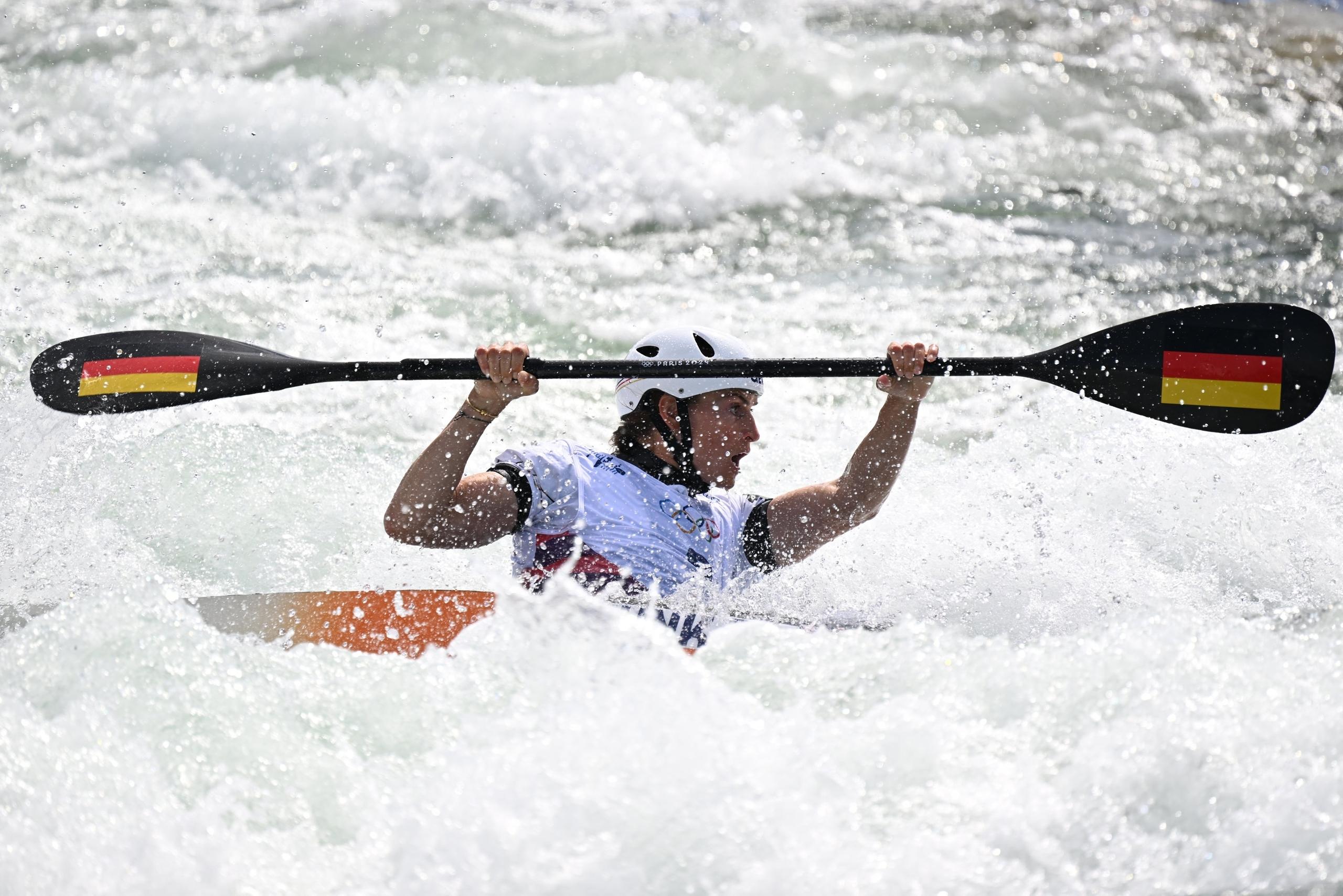 28.07.2024, Frankreich, Vaires-Sur-Marne: Olympia, Paris 2024, Kajak-Einer, Damen, Halbfinale, Deutschlands Ricarda Funk in Aktion. Foto: Sebastian Kahnert/dpa +++ dpa-Bildfunk +++
