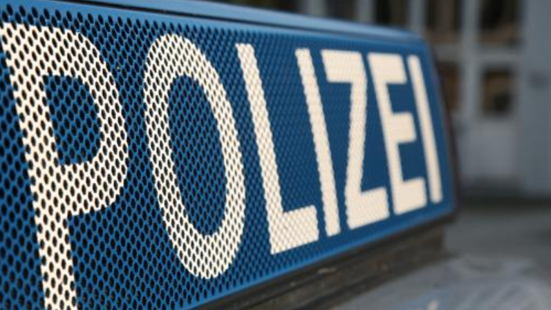 Schwarze Beute Mädchen Latexlesbische Gurte an