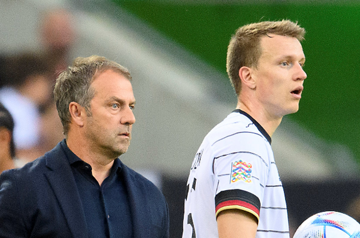 Bundestrainer Hansi Flick und Lukas Klostermann