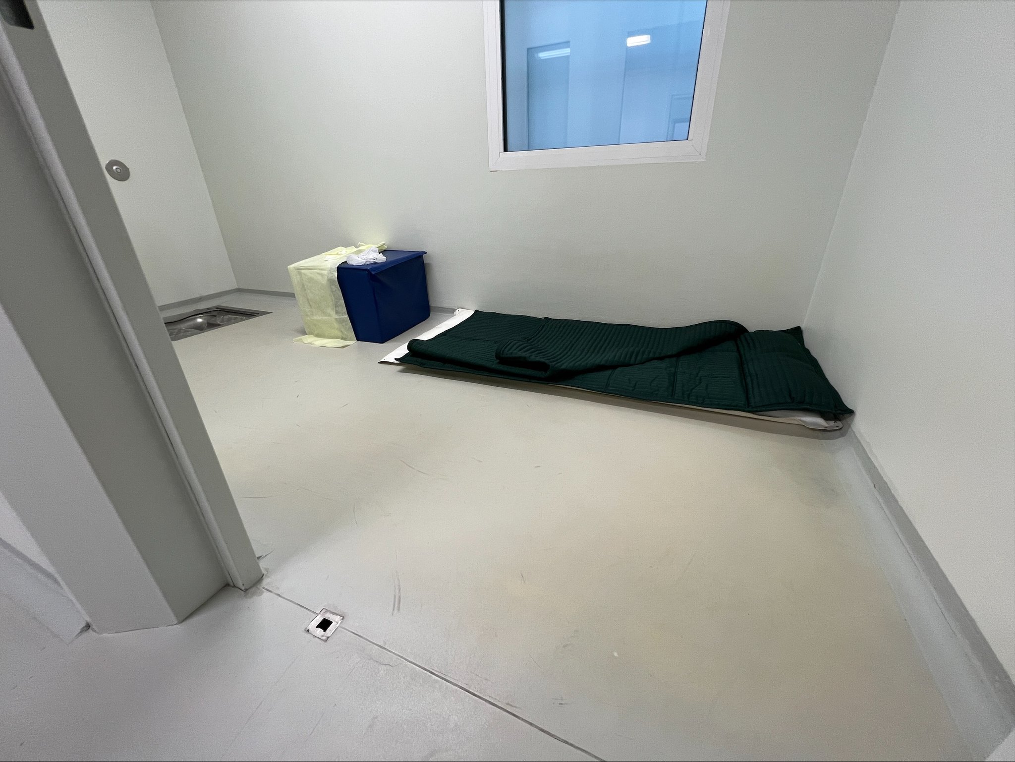 Der besonders gesicherte Haftraum (bgH) steht im Zusammenhang zu den Misshandlungsvorwürfen im Gablinger Gefängnis.