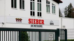 Das Firmengelände der Fleischfirma Sieber, aufgenommen 2016 in Geretsried im Landkreis Bad Tölz-Wolfratshausen | Bild:picture alliance / dpa | Stephan Jansen