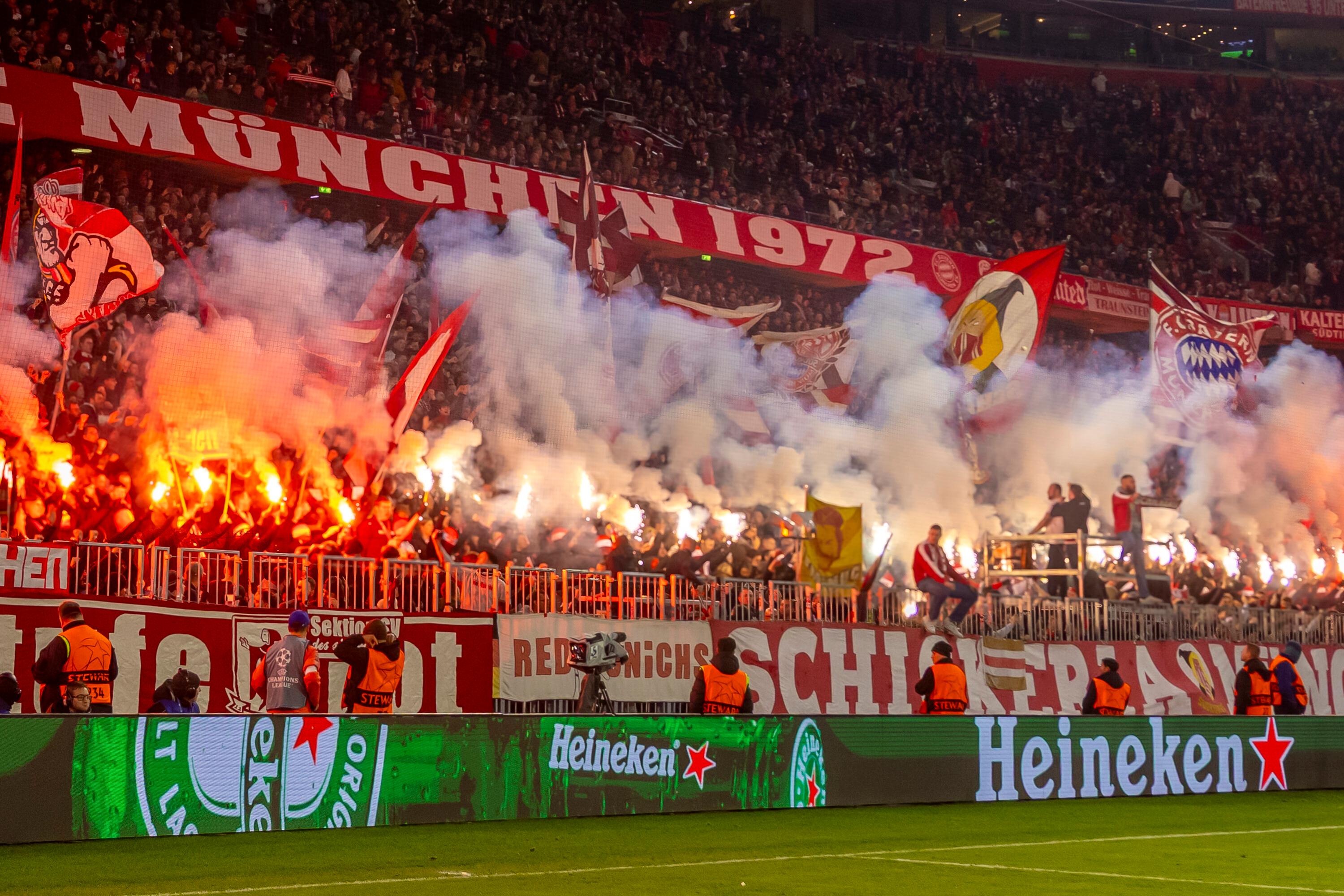 Pyrotechnik beim Champions-League-Heimspiel gegen Lissabon