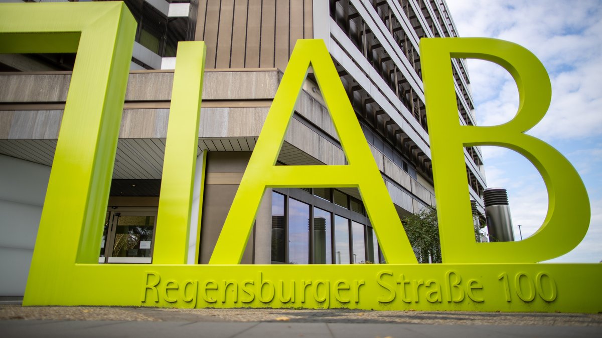 IAB-Studie: Personalprobleme machen Betrieben schwer zu schaffen