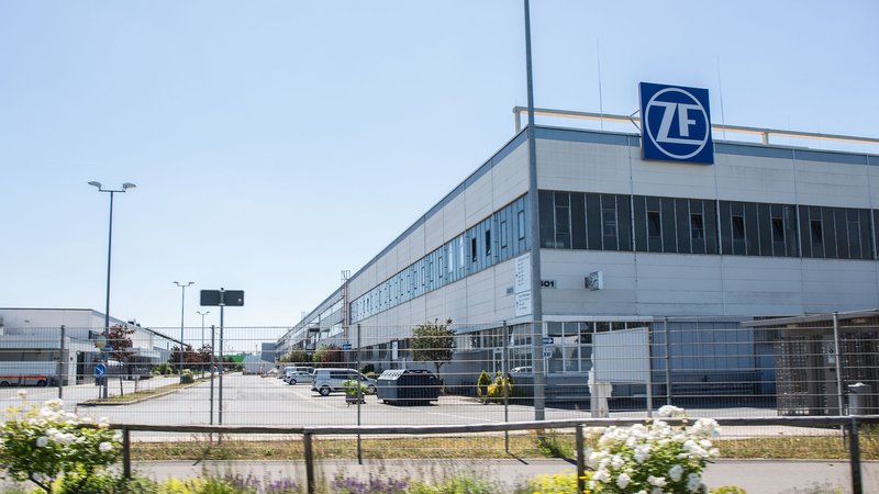 Ein Gebäude des ZF-Werks in Schweinfurt. | Bild: pa/Fotostand /K. Schmitt Ein Gebäude des ZF-Werks in Schweinfurt.