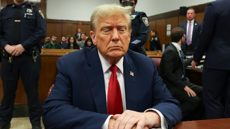 Der ehemalige US-Präsident Donald Trump vor Gericht | Bild:dpa-Bildfunk/Brendan McDermid