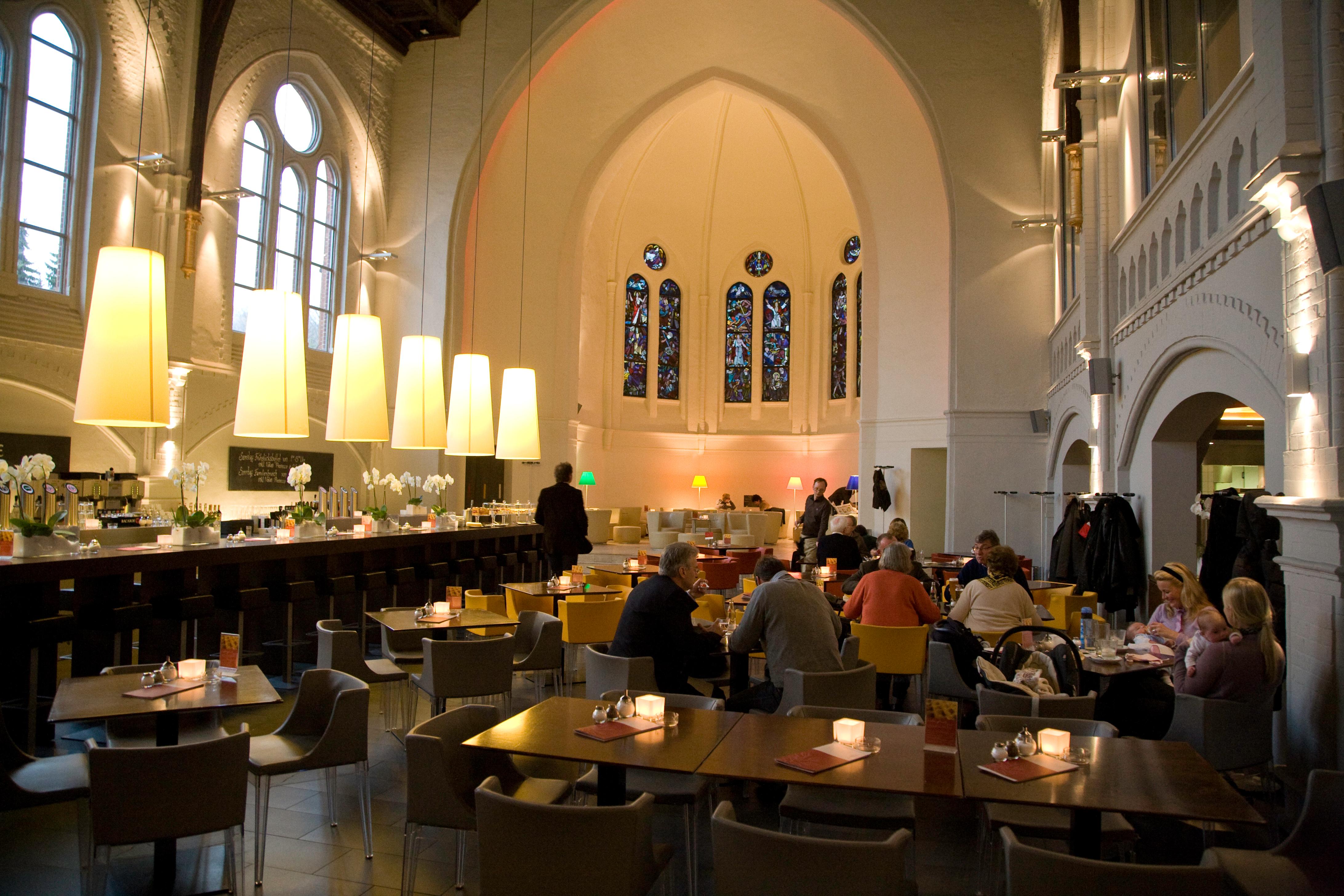 Restaurant in einer ehemaligen Kirche in Bielefeld.