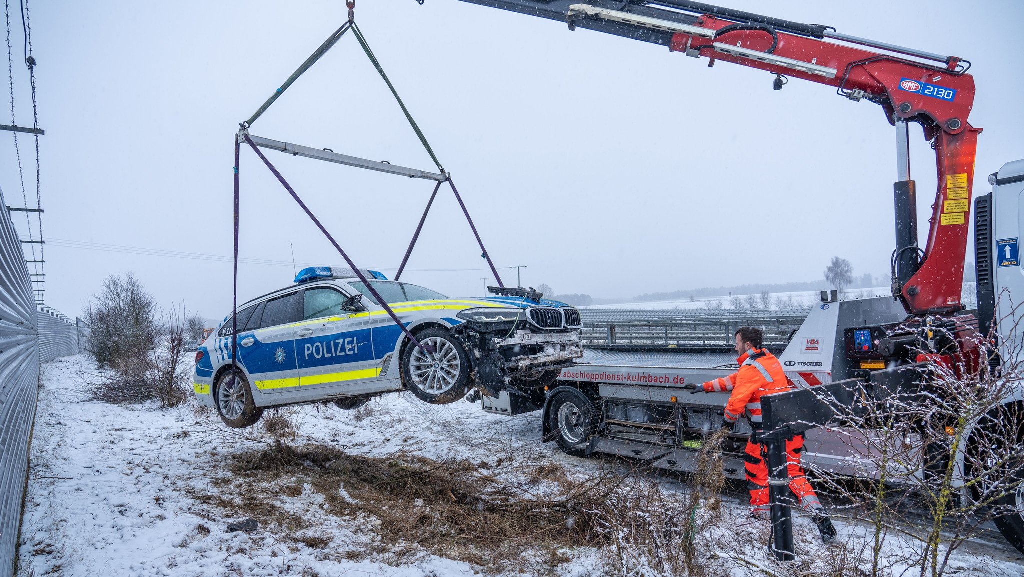 Schnee und Glätte in Bayern: Mehrere Unfälle nach Wintereinbruch