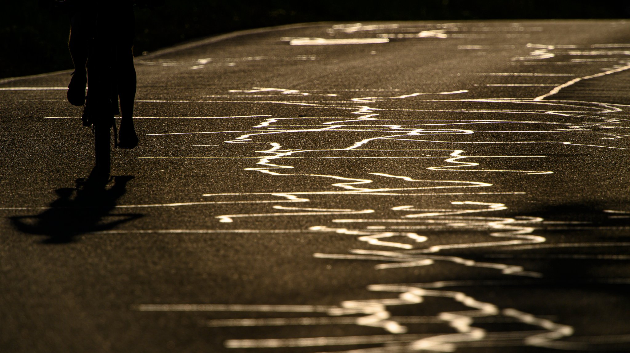 Warum Asphalt, der Hitze aushält, kaum auf die Straße kommt