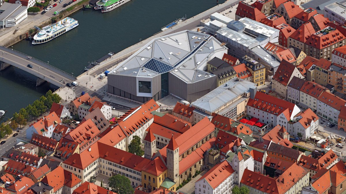 Das Haus der Bayerischen Geschichte will auf sein Museum in Regensburg eine Photovoltaik-Anlage bauen
