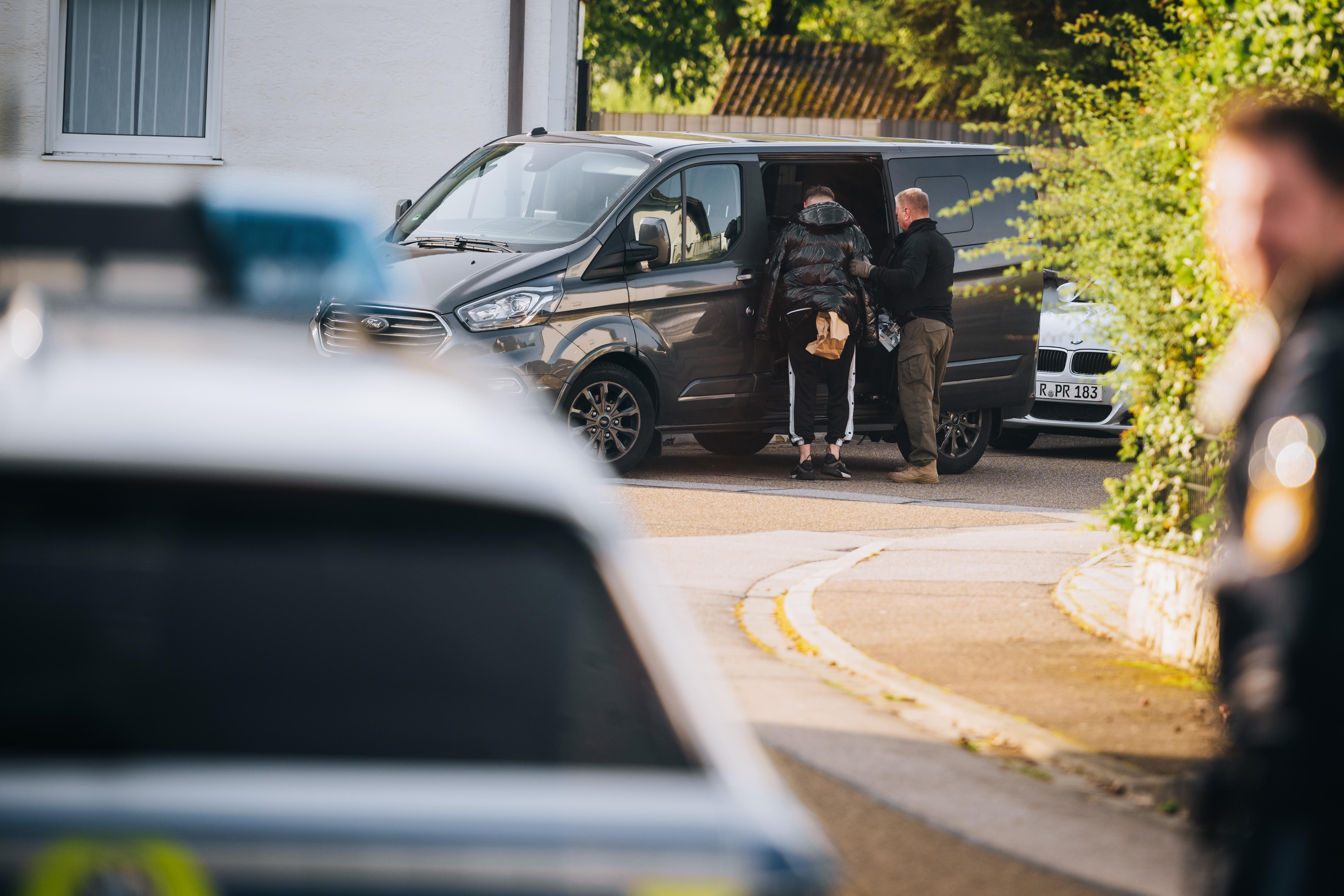 Polizeibeamte am Einsatzort.